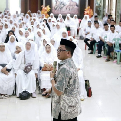 Kabid PHU Kanwil Kemenag Sulsel Bagikan Tips kepada Jemaah Haji Jeneponto agar Sukses Menjalankan Ibadah Haji 2024