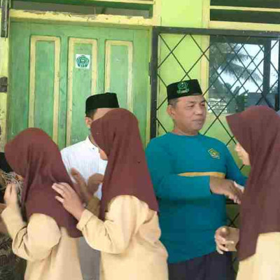 Hari Pertama Masuk Madrasah, MTsN Pinrang Gelar Halal Bihalal