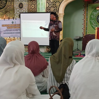 H. Abustang Berbagi Ilmu Manasik Haji di Hari ke-7 di Kec. Dua Boccoe Dan Ajangale