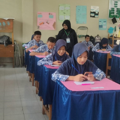 Transformasi Pembelajaran: Pelaksanaan Asesmen Madrasah Berbasis Teknologi di MTsN 2 Bulukumba