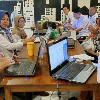 Guru Mis Panggala Bersama Kelompok Kerja Madrasah KKM Ikuti Penyusunan Kisi-Kisi Soal UM Tahun 2022