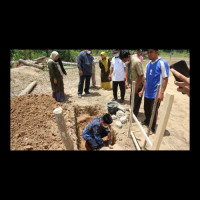 Tembus Pelosok Terjauh di Sidrap, Kakan Kemenag Letakkan Batu Pertama Pembangunan Masjid