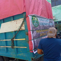 Peduli Gempa Sulbar, Pontren As'adiyah Bawakan Bantuan logistik