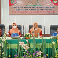Di Tana Toraja, Heni Suwardani Khaeroni Minta Dharma Wanita Dukung Suami Dalam Berkarir