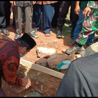 Kepala KUA Sibulue Hadiri Peletakan Batu Pertama Masjid Annurain