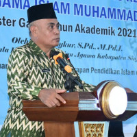 Kakemenag Sinjai bawakan materi kuliah perdana  Institut Agama Islam Muhammadiyah IAIM Sinjai