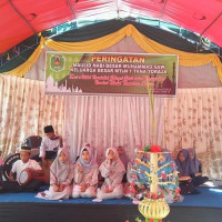 Ragam kreasi siswa ditampilkan pada peringatan Maulid Nabi Muhammad SAW di MTsN 1 Tana Toraja 