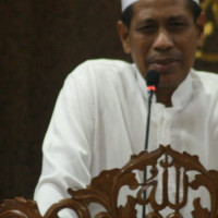 Malam Pertama Ramadhan, Kepala Kemenag Soppeng Ceramah Di Masjid Agung Darussalam