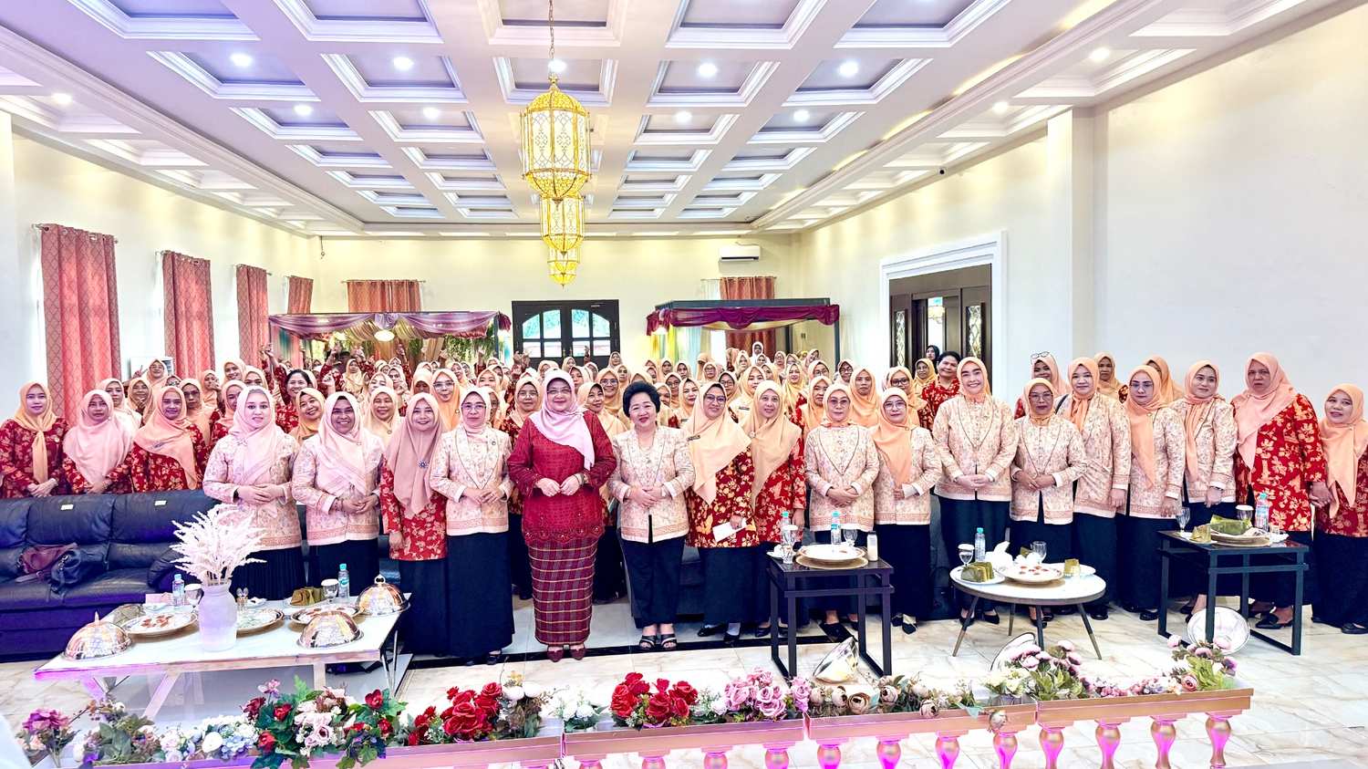 Harmoni Cinta Warnai Silaturahmi dan Pembinaan Ketua DWP Kemenag Pangkep Bersama Penasihat DWP Kemenag RI di Bone