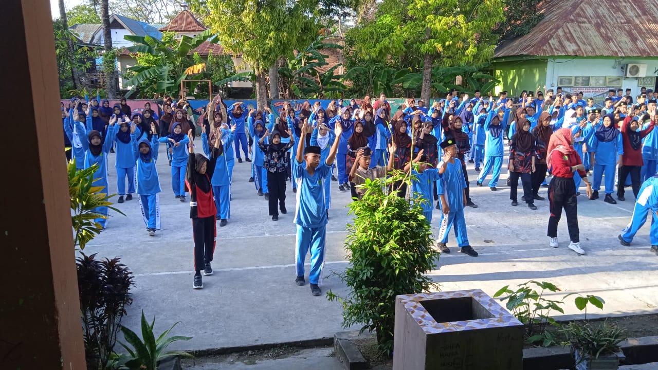 Relaksasi Jasmani dan Rohani, MTsN Pinrang Gelar Senam Kesegaran Jasmani