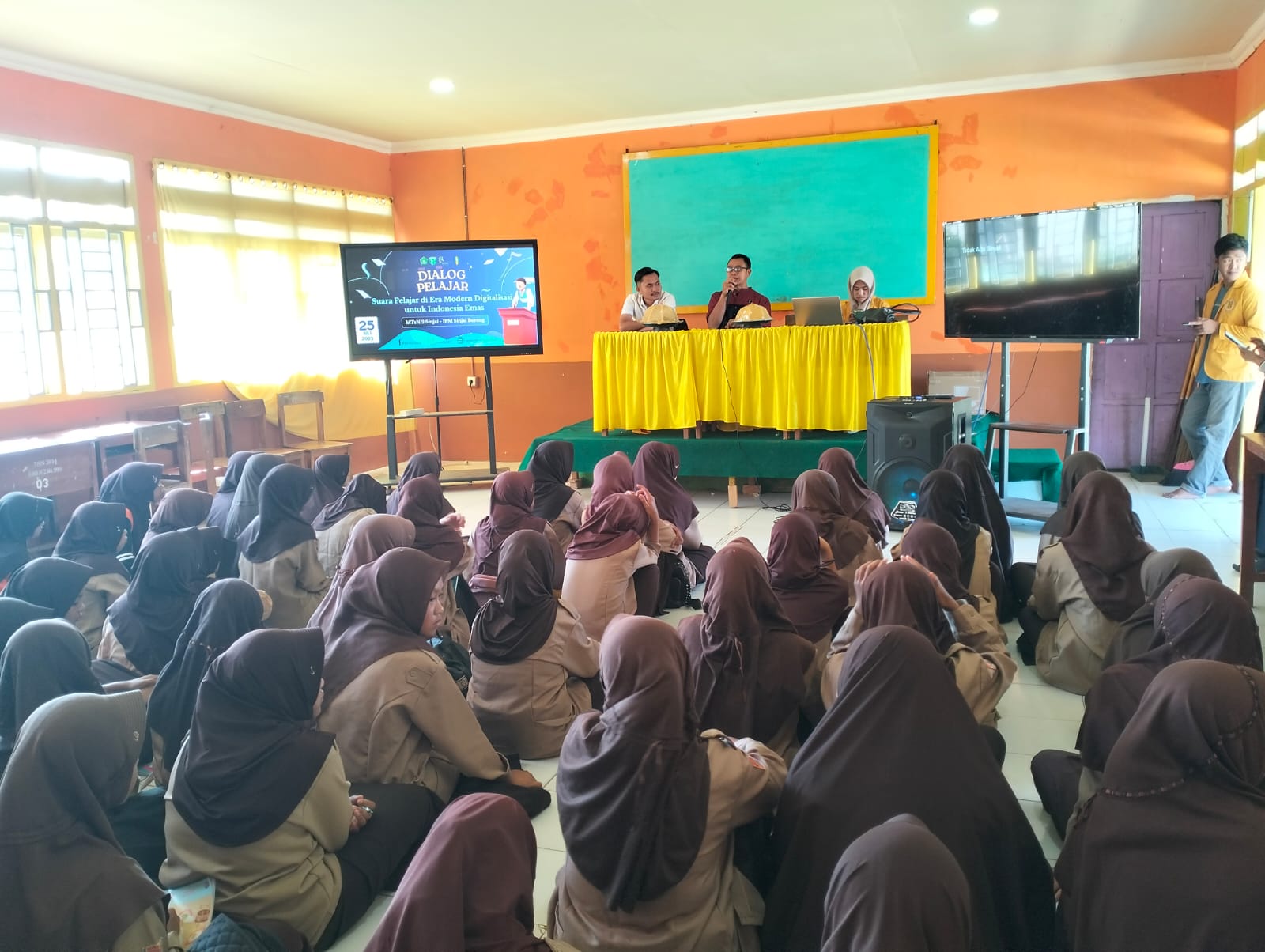 Pimpinan Ranting IPM Sinjai Borong menggelar kegiatan Dialog Pelajar yang berlangsung di aula serbaguna MTsN 2 Sinjai