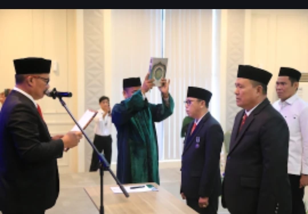 Pengambilan Sumpah Jabatan Kepala Kemenag Kab. Luwu dan Kab. Bulukumba di Aula Kanwil Kemenag Sulsel, Makassar