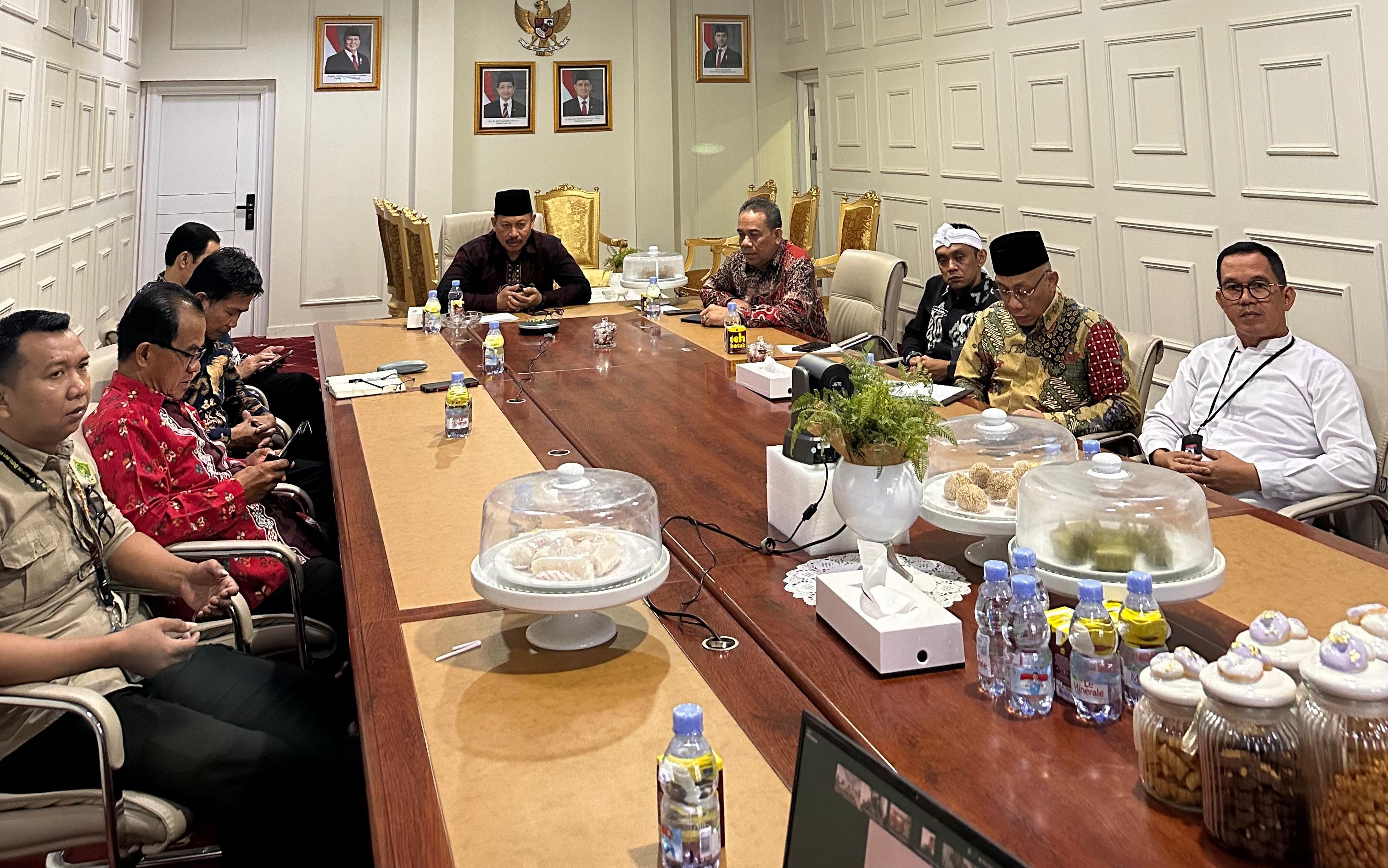 Kakanwil Kemenag Sulsel Pimpin Rakor Triwulan Kedua Via daring dan Luring