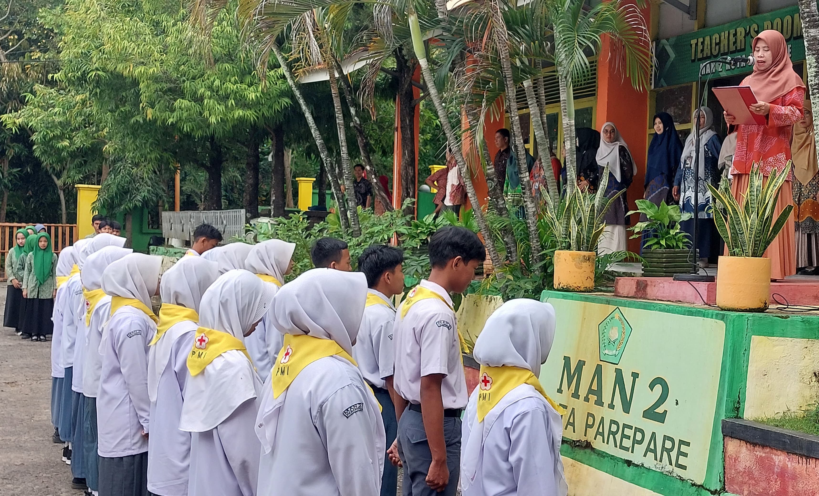 Pelantikan Anggota Baru PMR Wira MAN 2 Kota Parepare