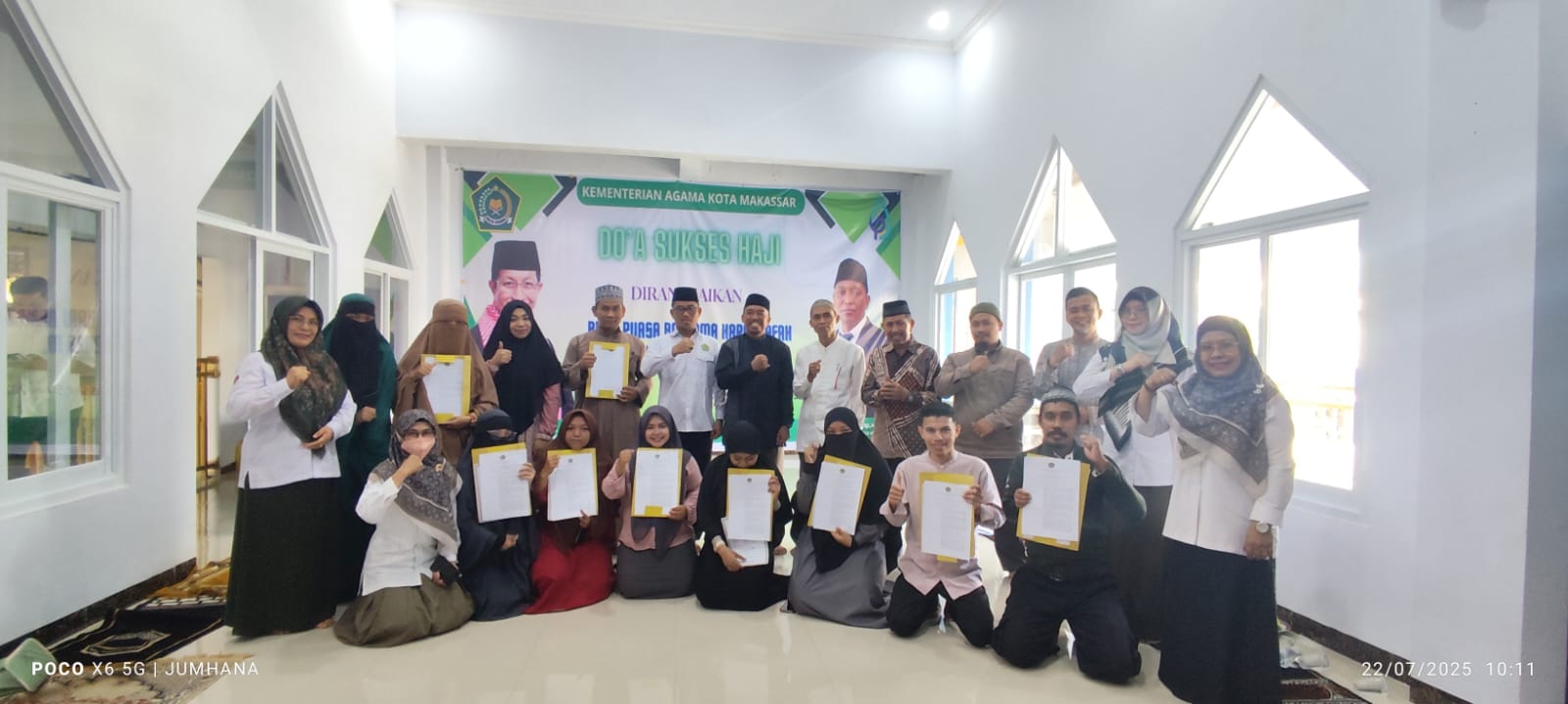 Kasi Pd Pontren Hasan Pinang bersama Kepala Lembaga Setelah Penyerahan izop LPQ