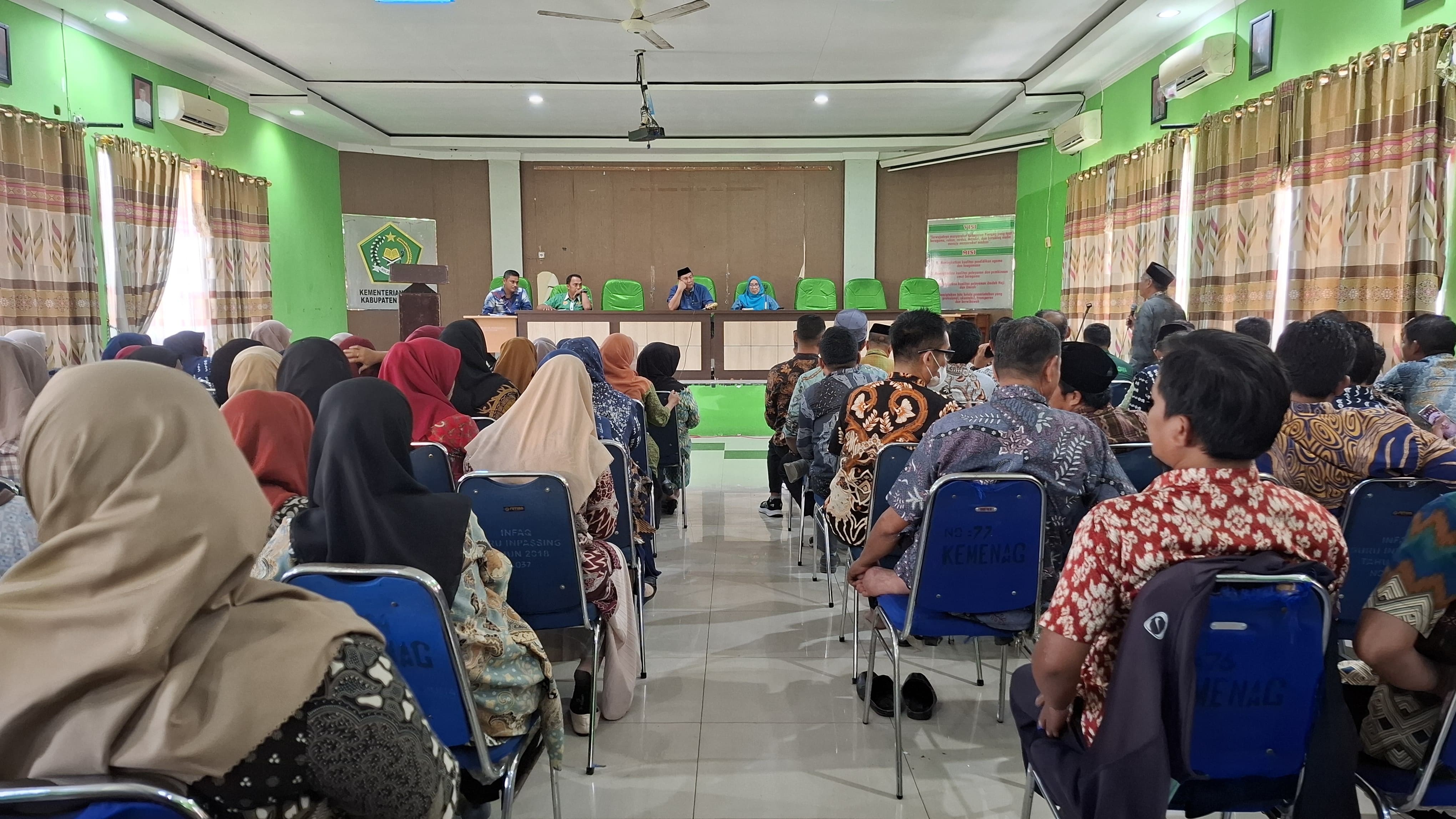 Aula Kantor Kemenag Pinrang, Jl. Bintang No. 2 Kel. Maccorawalie