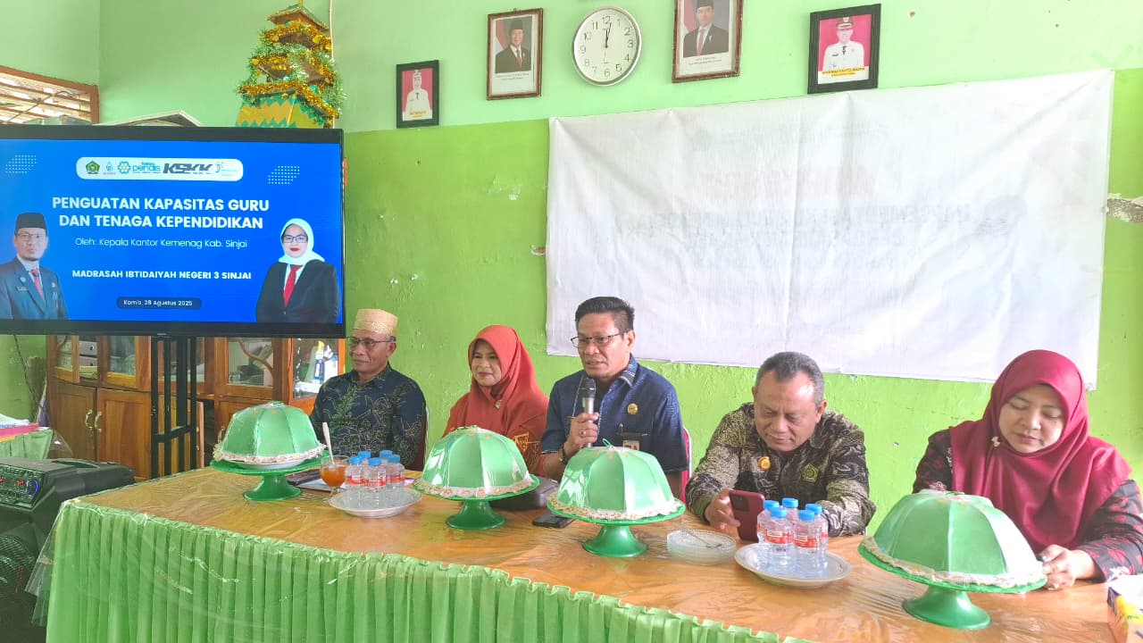 Lakukan Pembinaan, Kakan Kemenag Sinjai Dorong Peningkatan Kapasitas Pendidik dan Kependidikan MIN 3 Sinjai