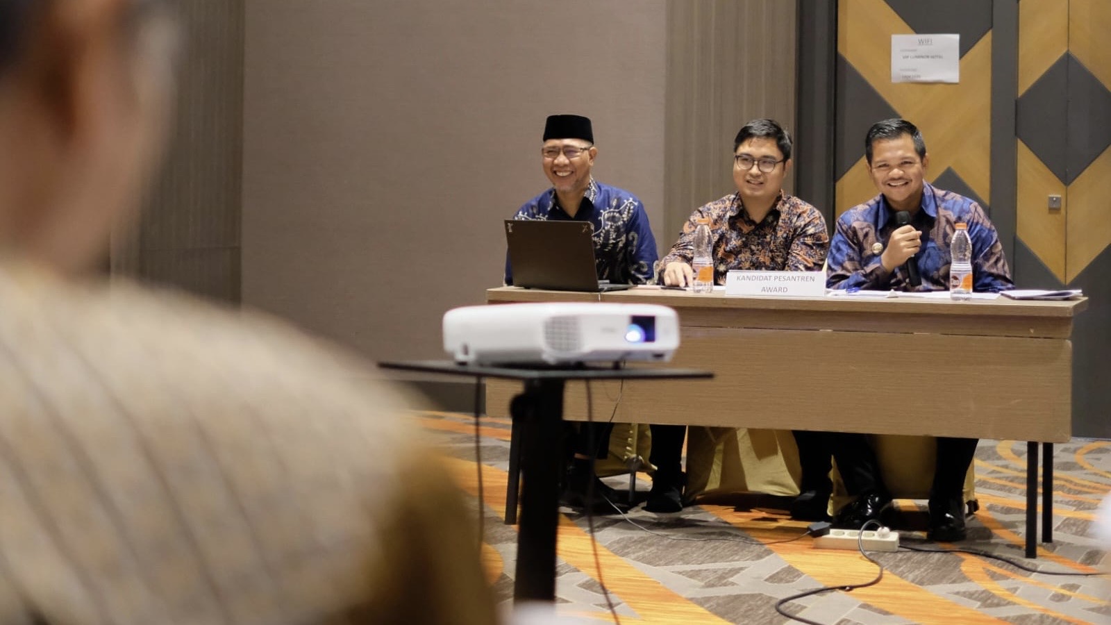 Bupati Bantaeng Finalis Pertama Pesantren Award 2025, Kakan Kemenag Bantaeng Dampingi Presentasi (Foto: Panitia Pesantren Award 2025)