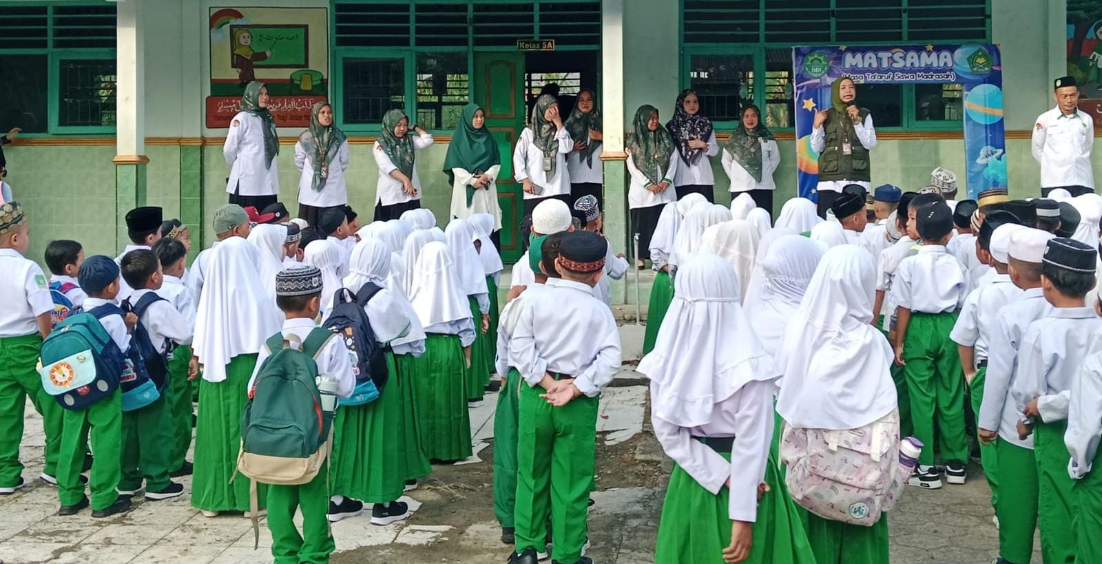 Siswa Baru MI DDI Ujung Lare Antusias Ikuti Matsama