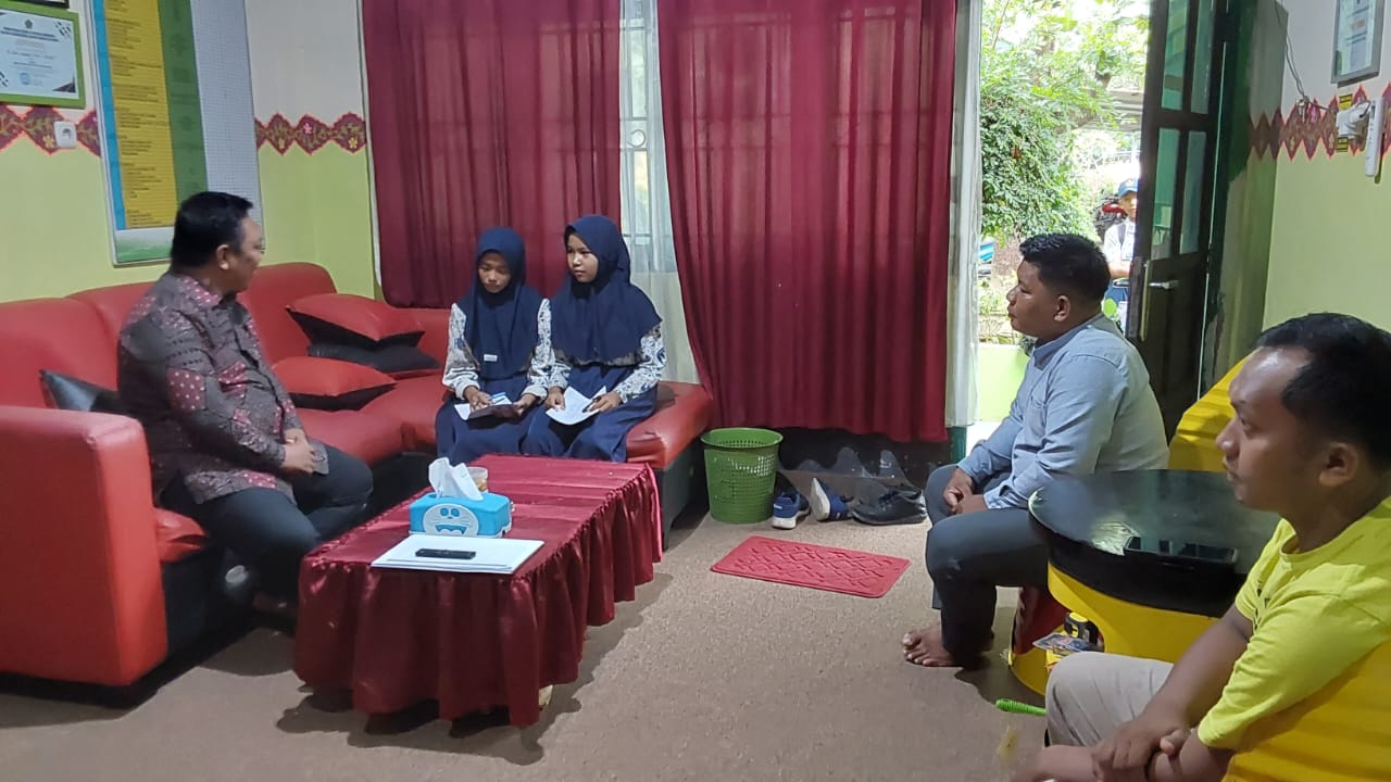 Pertemuan di ruang Kamad