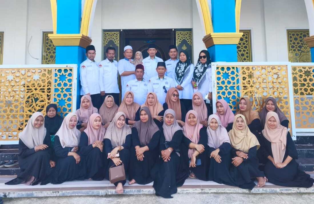 Majlis Taklim Padacenga Semarak Bermajlis Bersama Penyuluh KUA Dua Boccoe