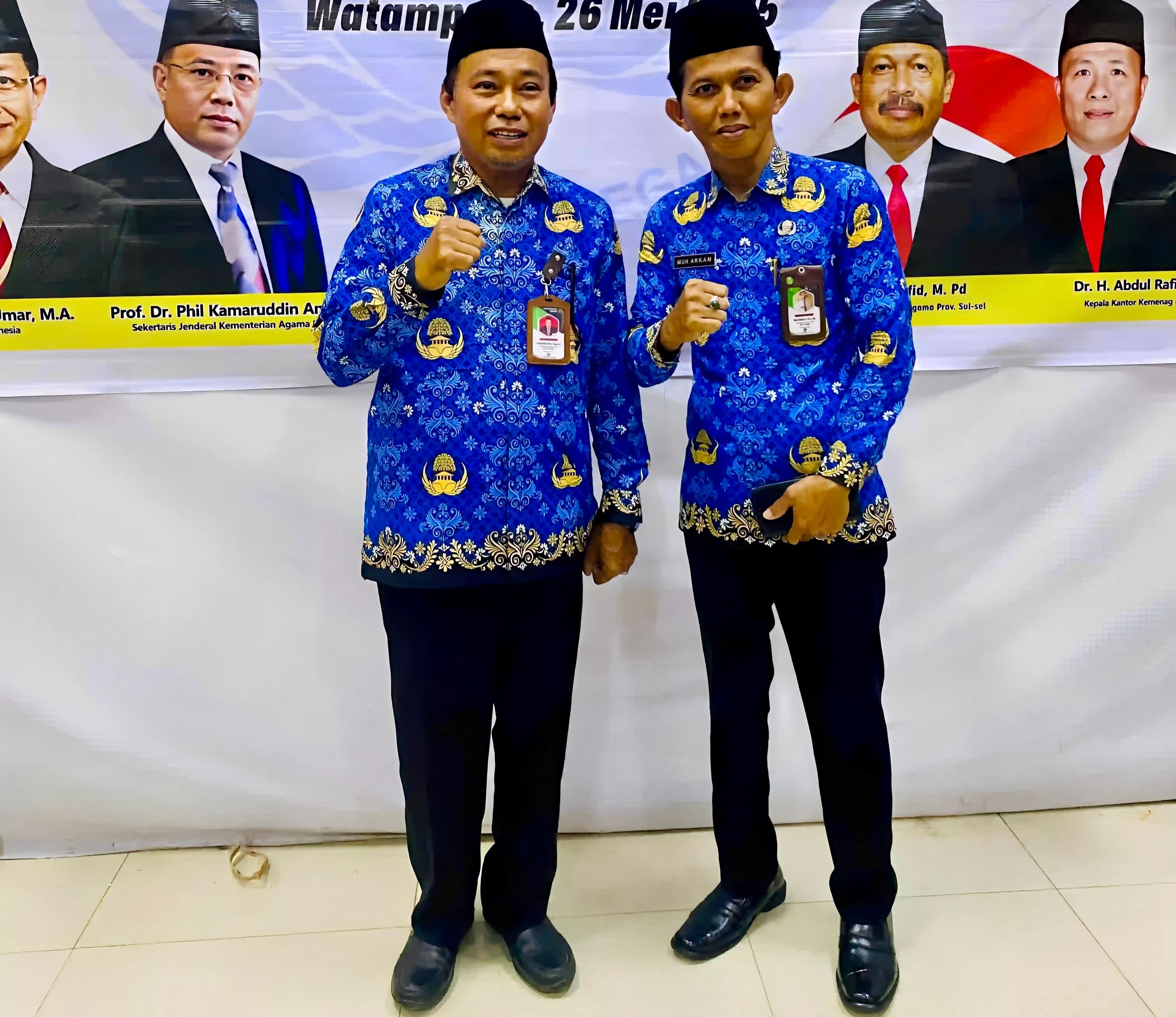 Kepala MIN 5 Bone bersama Kepala MTsN 2 Bone