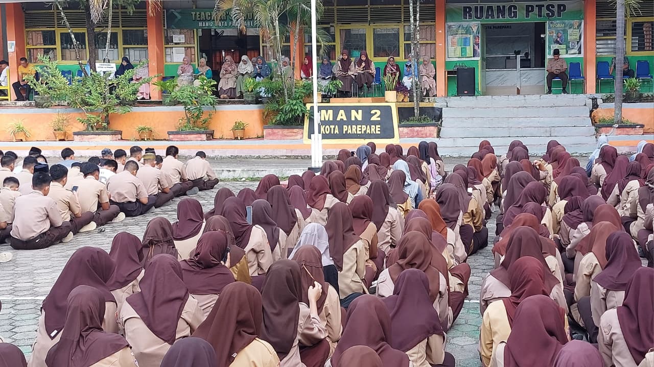 Siswa MAN 2 Kota Parepare Praktikkan Membaca Surah Yasin bagi Orang Meninggal