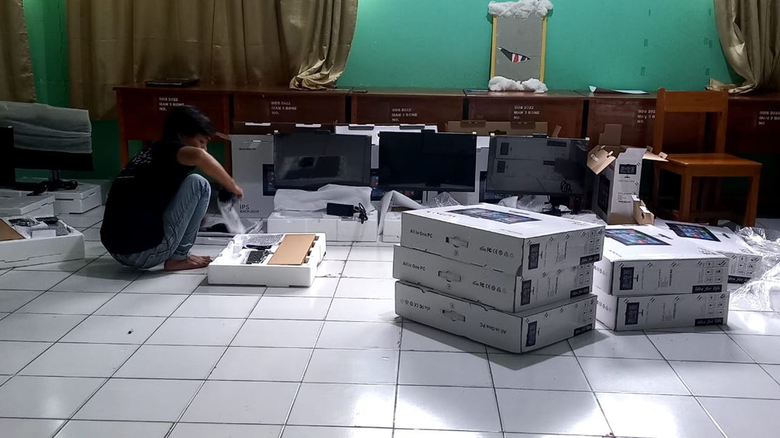 20 uni PC Bantuan Dari Kanwil Kemenag RI untuk MAN 3 Bone