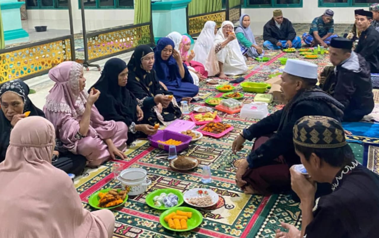 Makan bersama pasca zikir doa