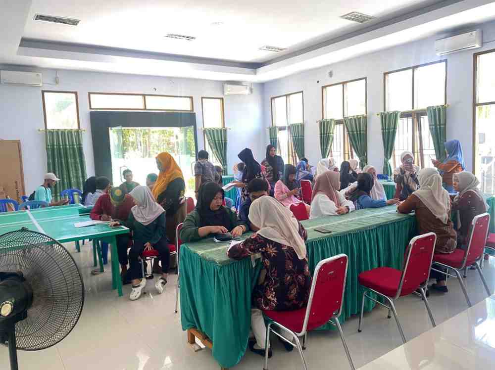 Pendataan Peserta Sidang Isbat oleh Pengadilan Agama Kabupaten Kepulauan Selayar di KUA Kecamatan Buki