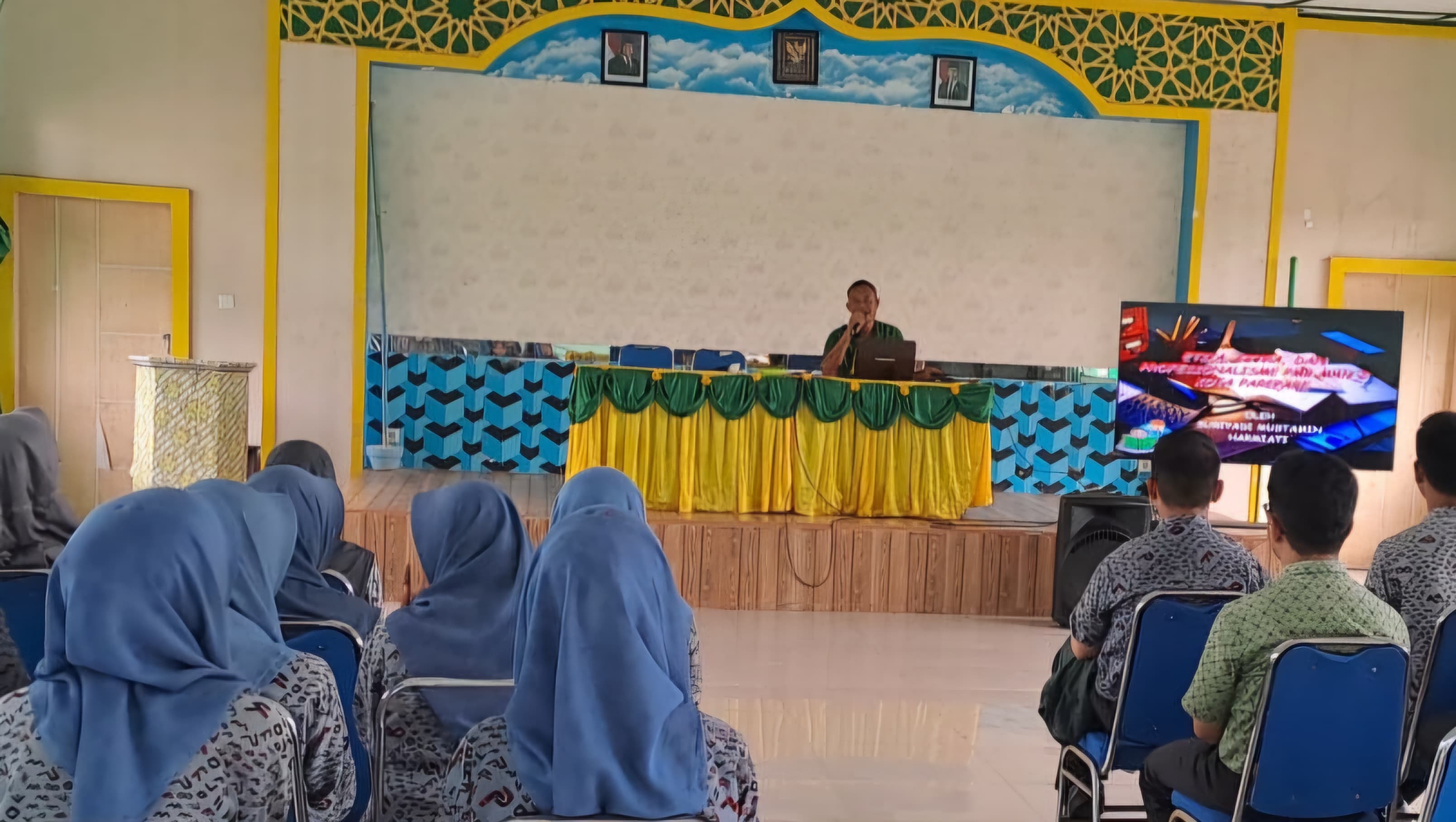Wakamad Humas MAN 2 Berikan Pembekalan kepada Tim Sosialisasi PMB