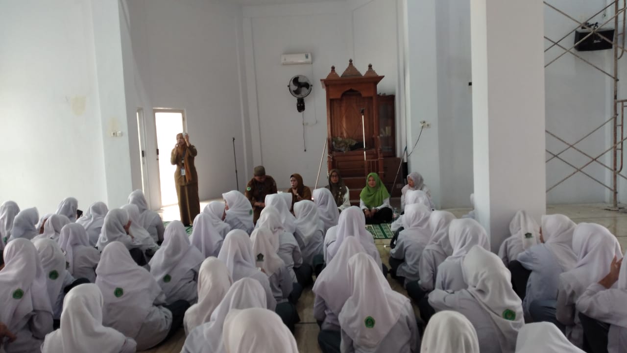 Cegah Anemia, UKM MAN Pinrang Bersama Puskesmas Sulili Edukasi Remaja Putri