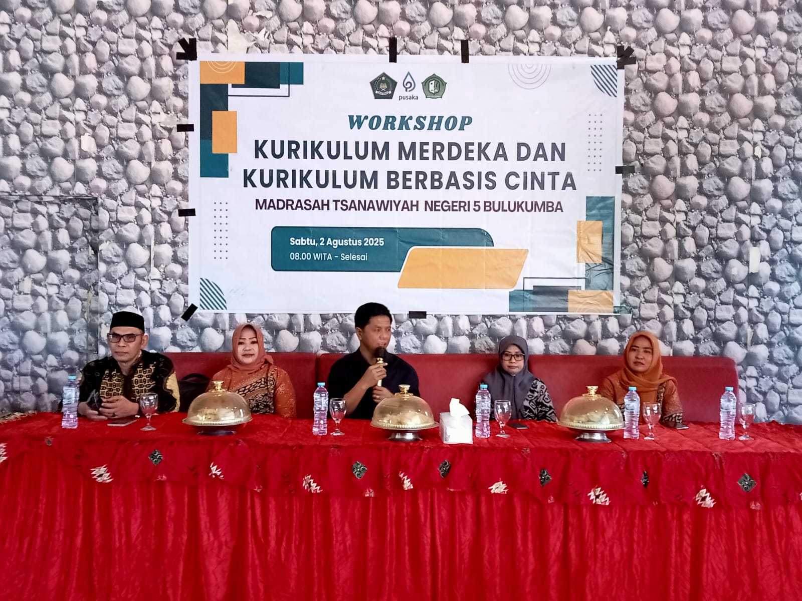 Kepala Seksi Pendidikan Madrasah bersama Ketua Pokjawas Kabupaten Bulukumba dan Kepala MTsN 5 Bulukumba