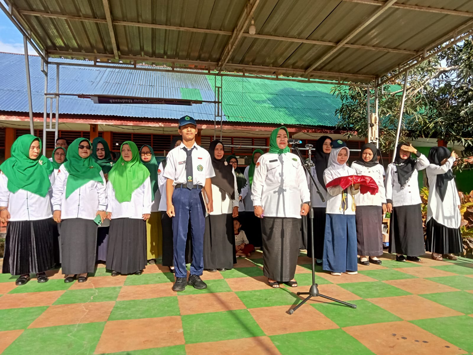 Kepala MTsN 5 Bulukumba membuka kegiatan Masa Ta'aruf Siswa Madrasah