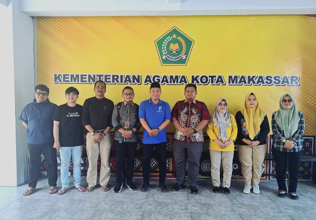 Foto bersama tim dari Ditjen PHU