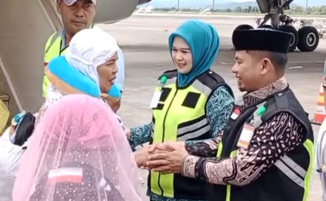 Kloter 21 Asal Parepare dan Takalar Tutup Pemulangan JH Gelombang Pertama Embarkasi Makassar