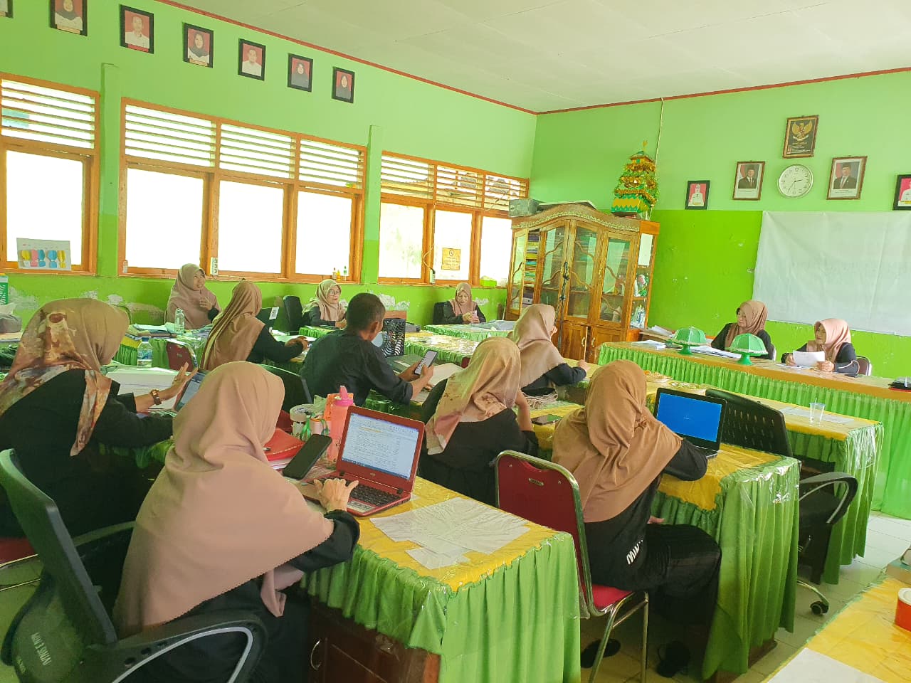 MIN 3 Sinjai Gelar Rapat Evaluasi Hasil Kinerja