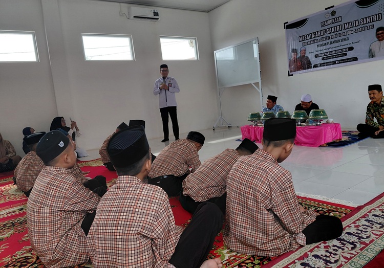Kakan Kemenag Sidrap Buka Kegiatan MA TA ( Masa Ta'arruf Santri ) di Ponpes Sehati