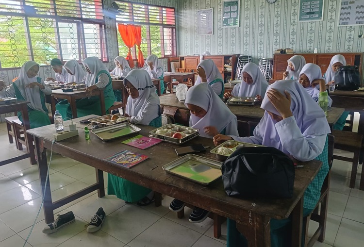 MAN Sidenreng Rappang Mulai Nikmati Program Makan Bergizi Gratis Pemerintah