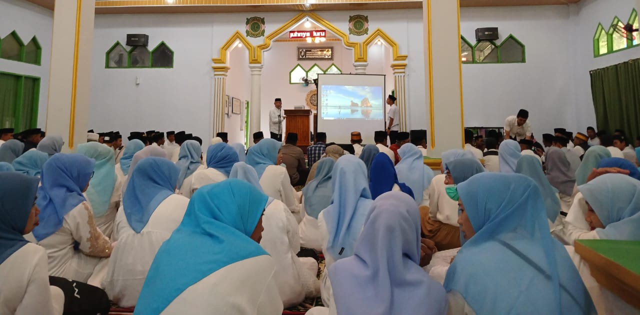 Suasana peringatan Harlah di Masjid Besar Nurussalam Sampeang