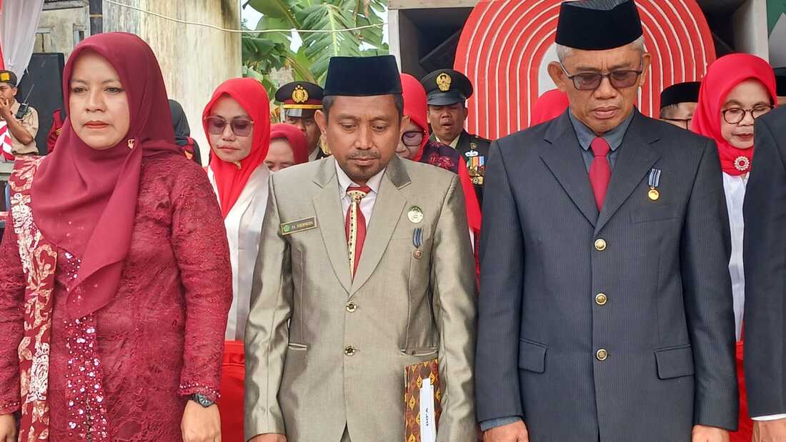 Kepala KUA Dua Boccoe lantungkan Doa di Lapangan Caligo