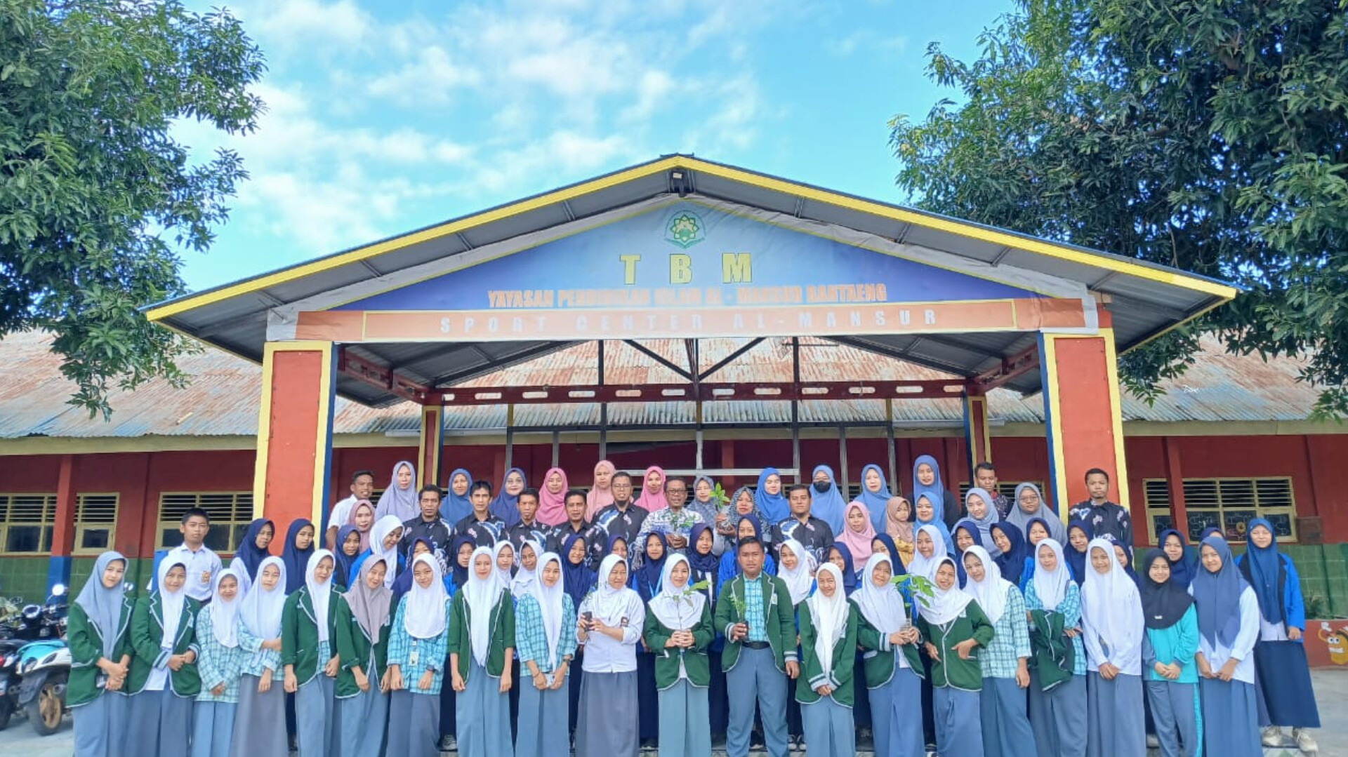 Ponpes, MTs, dan MA Al Mansur Biangloe Peringati Hari Anak Nasional Tahun 2025 (Foto: Humas Al Mansur Biangloe)