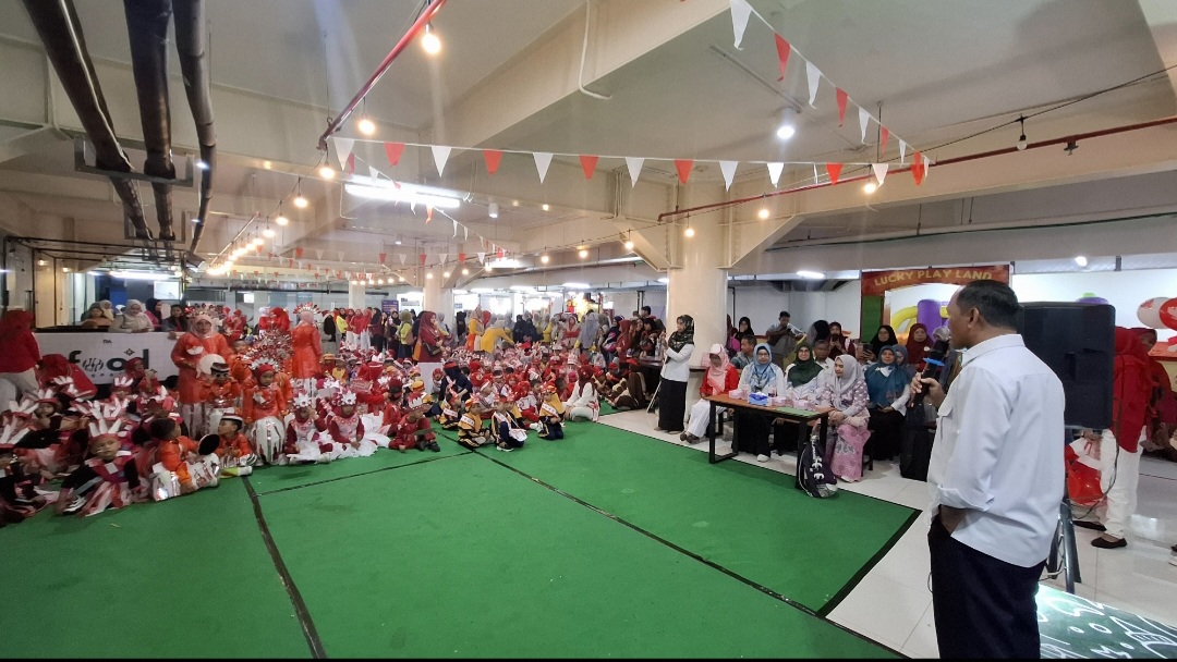 Peringatan HUT ke-80 Kemerdekaan Republik Indonesia, Selasa (19/8/2025).  Kegiatan  ini berlangsung meriah di Nipah Mall Makassar, Jalan Urip Sumoharjo. Acara diselenggarakan oleh PD IGRA Kota Makassar