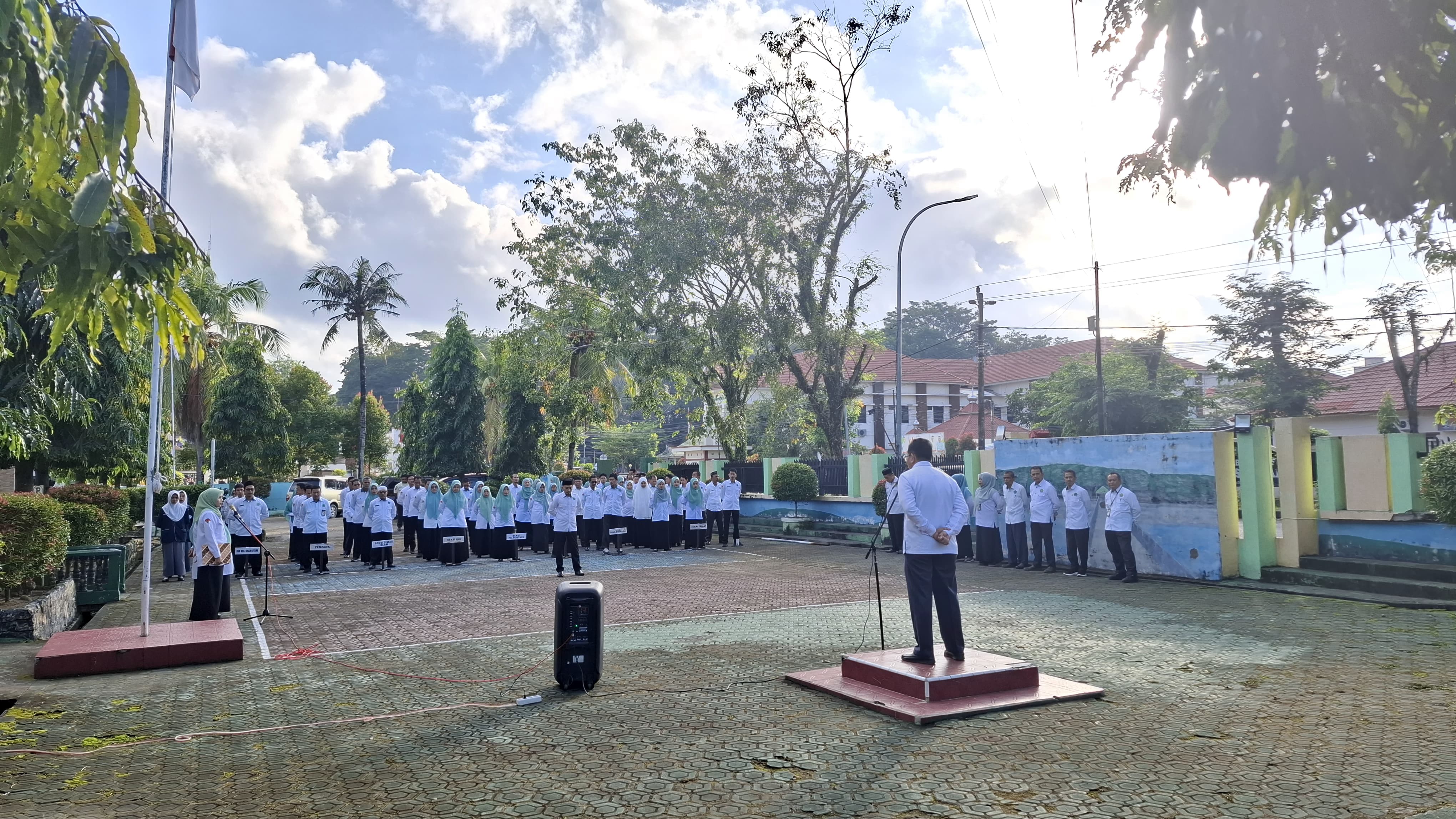 Apel Pagi Kemenag Sinjai: Kasubag TU Harap Partisipasi Aktif Seluruh Pegawai