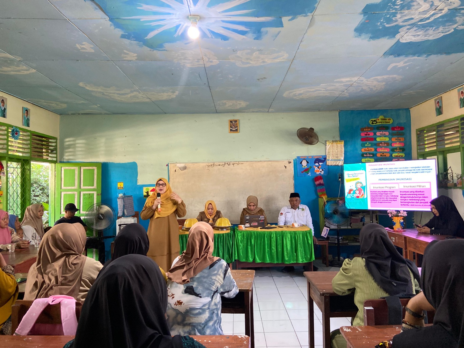 Pertemuan di salah satu ruang kelas