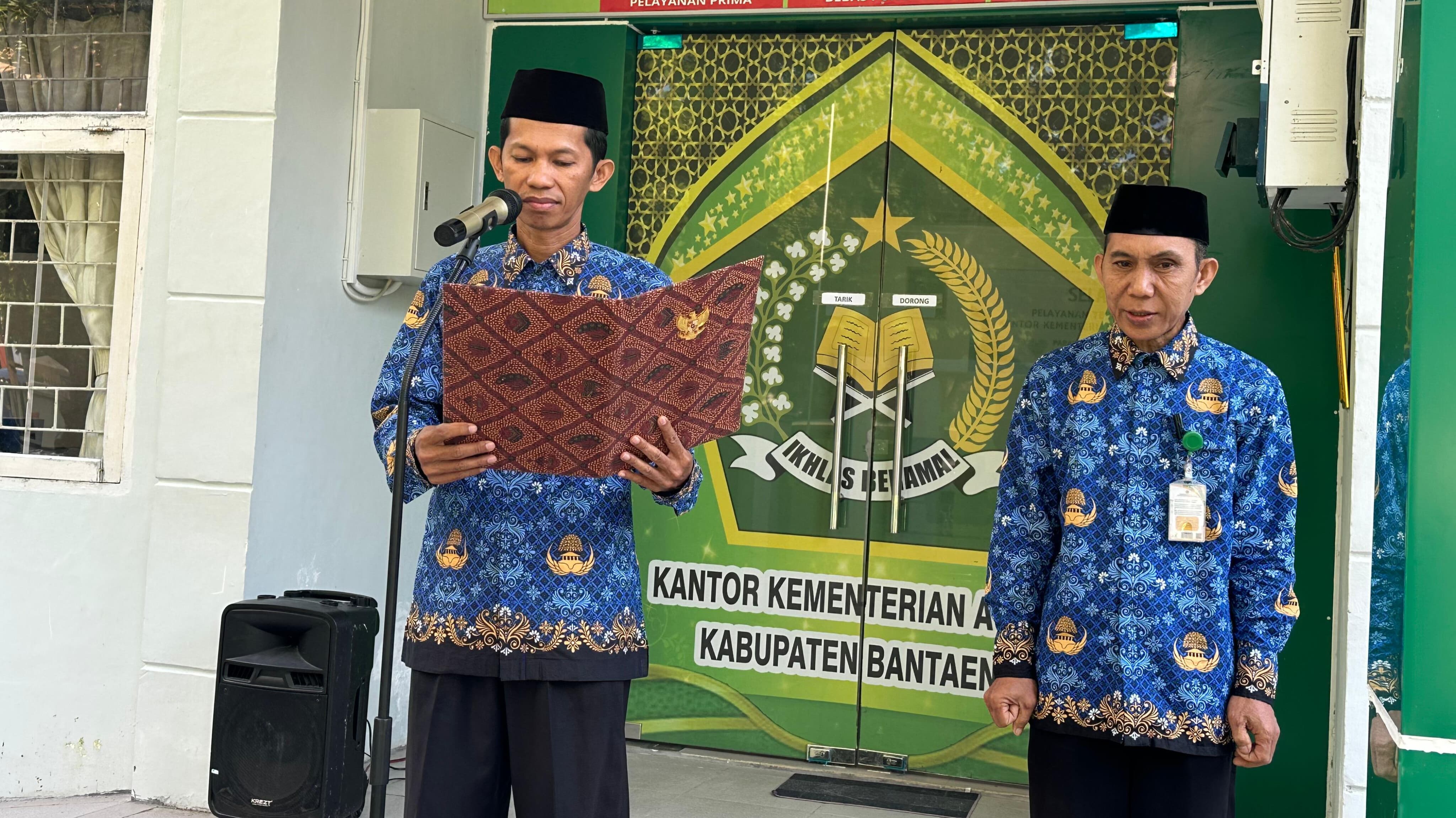 Kasubbag TU Menjadi Pembina Upacara HKN 17 Juni 2025