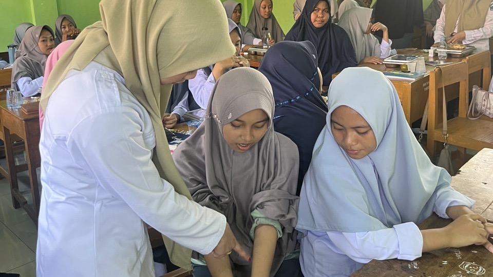 Puskesmas Lasepang Gelar Pemeriksaan Kesehatan bagi Santri MA DDI Mattoanging pada Rabu, 6 Agustus 2025 (Foto: Humas DDI Mattoanging)