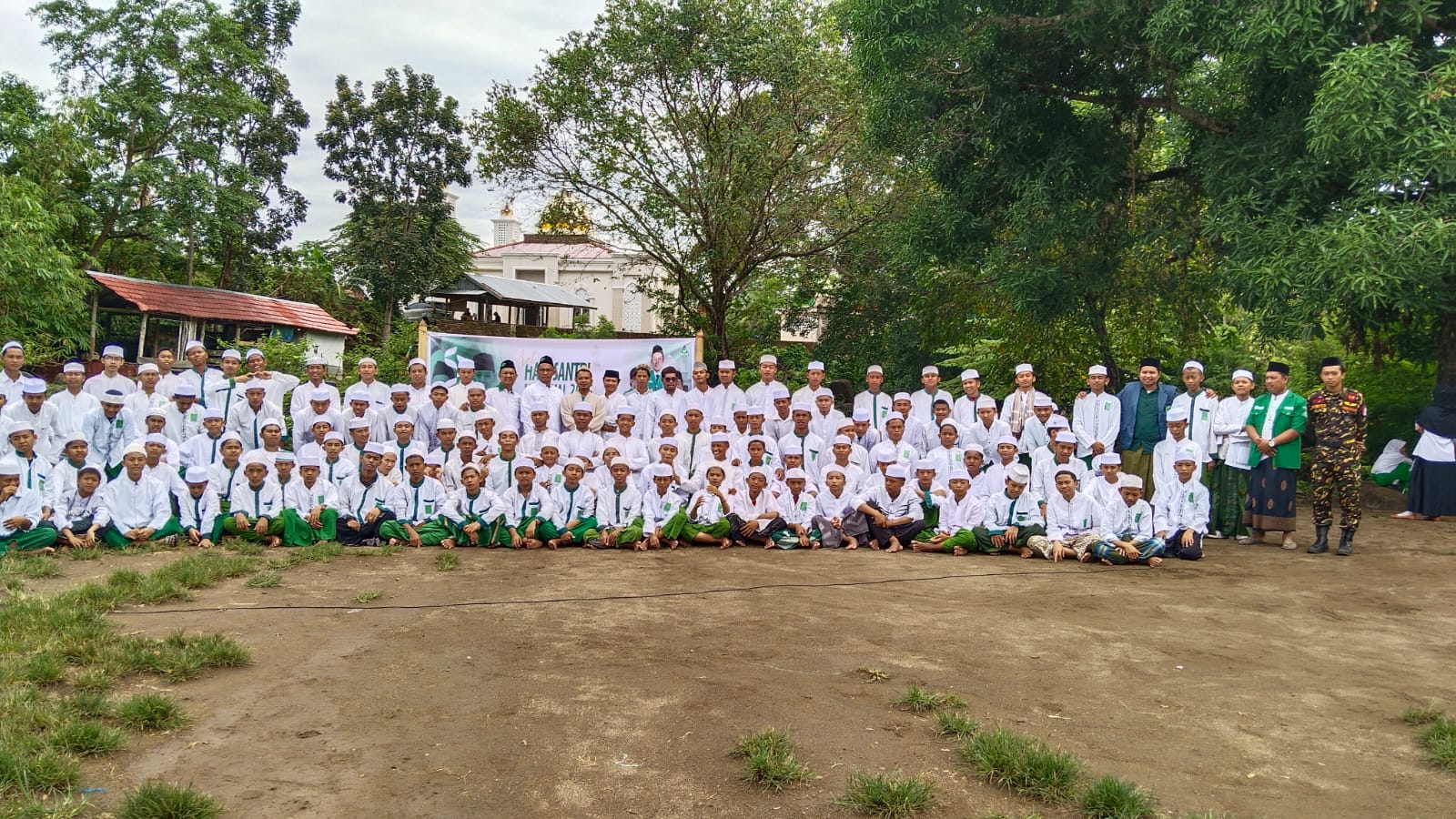 Apel Hari Santri Nasional 2025 di Pondok Pesantren Zubdatul Asrar NU Parepare