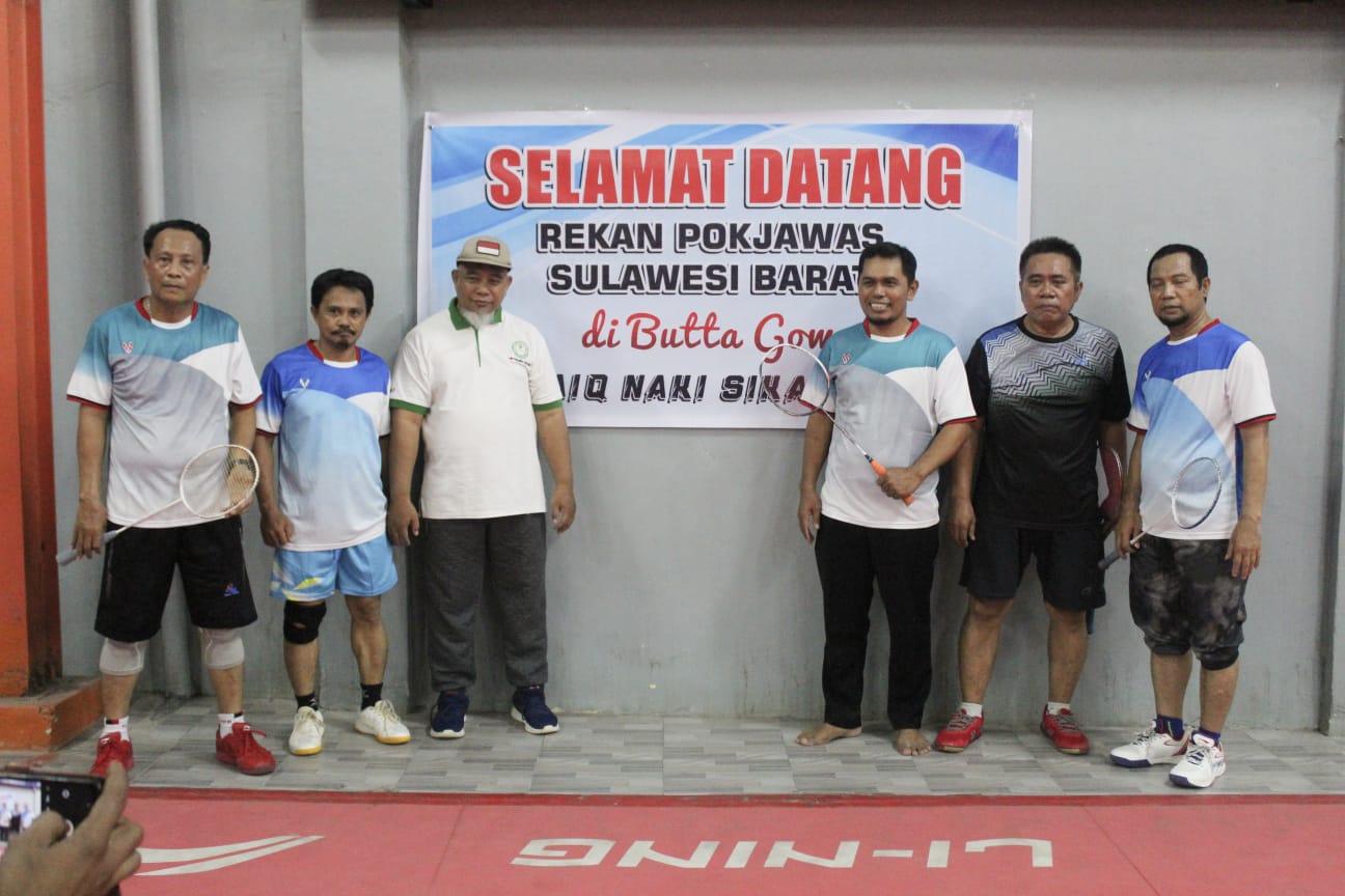 Foto bersama sebelum pertandingan