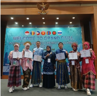 Siswa MAN 2 Kota Makassar Raih 6 Medali Ajang IAChO Bandung 2025
